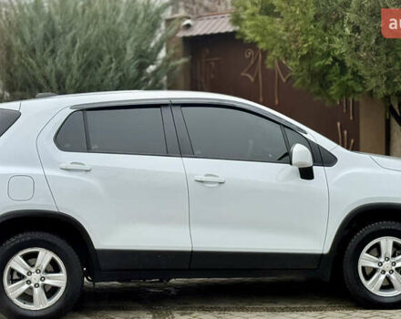 Белый Шевроле Trax, объемом двигателя 1.4 л и пробегом 56 тыс. км за 13299 $, фото 4 на Automoto.ua