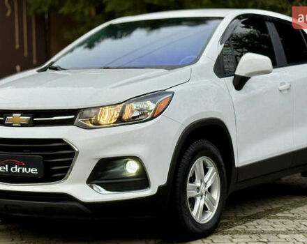 Белый Шевроле Trax, объемом двигателя 1.4 л и пробегом 56 тыс. км за 13299 $, фото 1 на Automoto.ua
