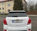 Белый Шевроле Trax, объемом двигателя 1.36 л и пробегом 76 тыс. км за 11850 $, фото 16 на Automoto.ua