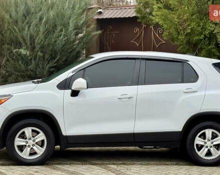 Белый Шевроле Trax, объемом двигателя 1.4 л и пробегом 56 тыс. км за 13299 $, фото 3 на Automoto.ua
