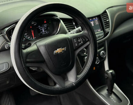 Белый Шевроле Trax, объемом двигателя 1.4 л и пробегом 56 тыс. км за 13299 $, фото 8 на Automoto.ua