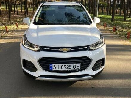 Шевроле Trax 2017 у Києві на Automoto.ua Білий Шевроле Trax, об'ємом двигуна 0 л та пробігом 105 тис. км за 12100 $, фото 1 на Automoto.ua