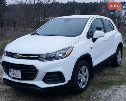 Белый Шевроле Trax, объемом двигателя 1.36 л и пробегом 62 тыс. км за 12600 $, фото 1 на Automoto.ua