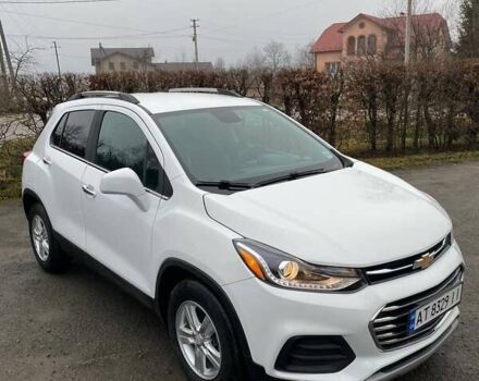 Белый Шевроле Trax, объемом двигателя 1.36 л и пробегом 76 тыс. км за 11850 $, фото 1 на Automoto.ua
