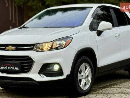 Білий Шевроле Trax, об'ємом двигуна 1.36 л та пробігом 56 тис. км за 12499 $, фото 1 на Automoto.ua