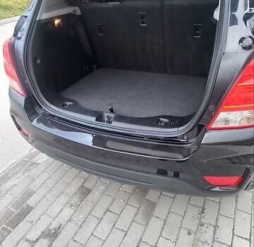 Чорний Шевроле Trax, об'ємом двигуна 1.36 л та пробігом 126 тис. км за 10600 $, фото 14 на Automoto.ua