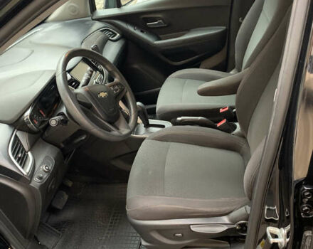 Чорний Шевроле Trax, об'ємом двигуна 1.36 л та пробігом 61 тис. км за 11700 $, фото 15 на Automoto.ua