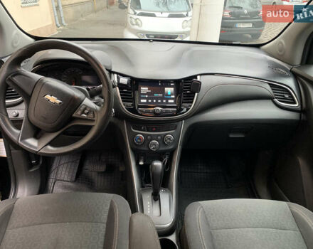 Чорний Шевроле Trax, об'ємом двигуна 1.36 л та пробігом 61 тис. км за 11700 $, фото 12 на Automoto.ua
