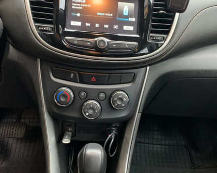 Чорний Шевроле Trax, об'ємом двигуна 1.36 л та пробігом 61 тис. км за 11700 $, фото 13 на Automoto.ua