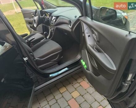 Черный Шевроле Trax, объемом двигателя 1.36 л и пробегом 81 тыс. км за 10950 $, фото 17 на Automoto.ua