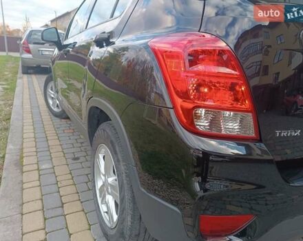 Черный Шевроле Trax, объемом двигателя 1.36 л и пробегом 81 тыс. км за 10950 $, фото 24 на Automoto.ua