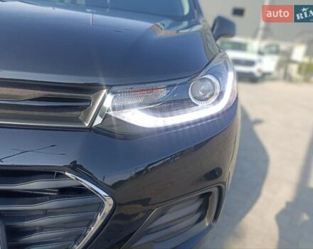 Черный Шевроле Trax, объемом двигателя 1.36 л и пробегом 69 тыс. км за 11600 $, фото 3 на Automoto.ua