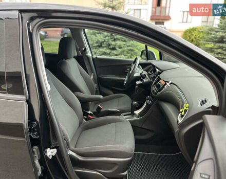 Чорний Шевроле Trax, об'ємом двигуна 1.36 л та пробігом 84 тис. км за 11999 $, фото 22 на Automoto.ua