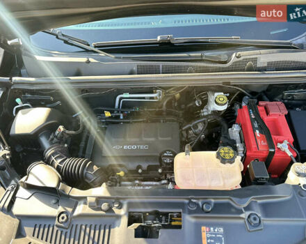 Черный Шевроле Trax, объемом двигателя 1.4 л и пробегом 99 тыс. км за 13799 $, фото 17 на Automoto.ua