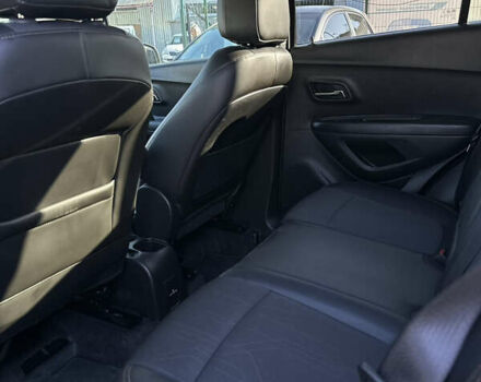 Черный Шевроле Trax, объемом двигателя 1.4 л и пробегом 99 тыс. км за 13799 $, фото 14 на Automoto.ua