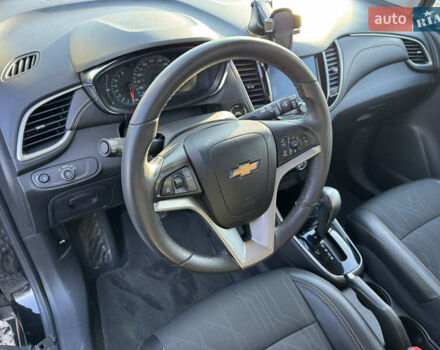 Черный Шевроле Trax, объемом двигателя 1.4 л и пробегом 92 тыс. км за 14999 $, фото 16 на Automoto.ua