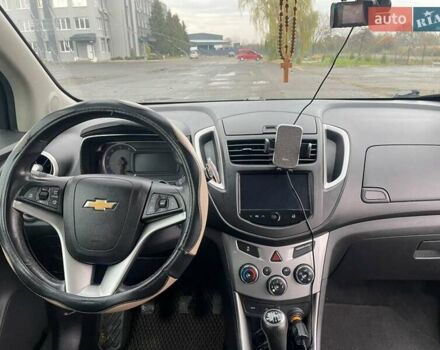 Шевроле Trax 2013 в Калуше на Automoto.ua Красный Шевроле Trax, объемом двигателя 1.69 л и пробегом 192 тыс. км за 9500 $, фото 2 на Automoto.ua