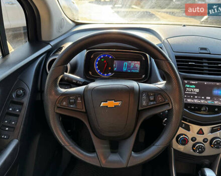 Серый Шевроле Trax, объемом двигателя 1.4 л и пробегом 190 тыс. км за 10700 $, фото 9 на Automoto.ua