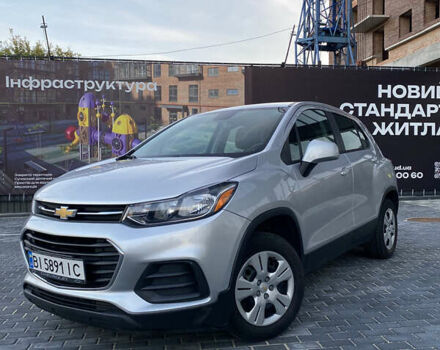 Шевроле Trax 2017 в Полтаве на Automoto.ua Серый Шевроле Trax, объемом двигателя 1.4 л и пробегом 167 тыс. км за 10200 $, фото 6 на Automoto.ua