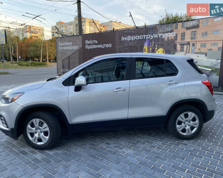 Шевроле Trax 2017 в Полтаве на Automoto.ua Серый Шевроле Trax, объемом двигателя 1.4 л и пробегом 167 тыс. км за 10200 $, фото 12 на Automoto.ua