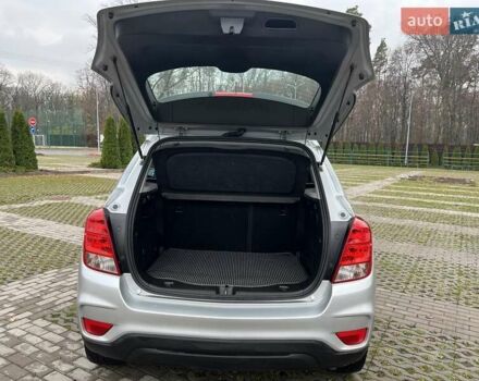 Серый Шевроле Trax, объемом двигателя 1.36 л и пробегом 104 тыс. км за 11300 $, фото 14 на Automoto.ua