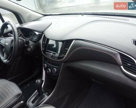 Серый Шевроле Trax, объемом двигателя 1.4 л и пробегом 218 тыс. км за 10800 $, фото 31 на Automoto.ua