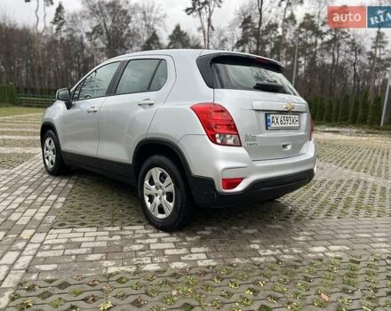 Серый Шевроле Trax, объемом двигателя 1.36 л и пробегом 104 тыс. км за 11300 $, фото 3 на Automoto.ua
