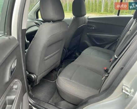 Серый Шевроле Trax, объемом двигателя 1.36 л и пробегом 104 тыс. км за 11300 $, фото 13 на Automoto.ua