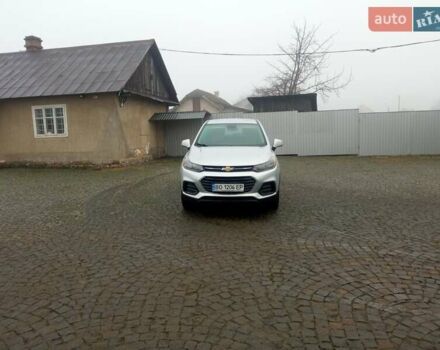 Серый Шевроле Trax, объемом двигателя 1.4 л и пробегом 218 тыс. км за 10800 $, фото 3 на Automoto.ua