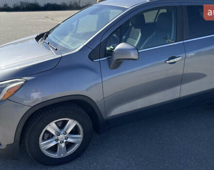 Серый Шевроле Trax, объемом двигателя 1.4 л и пробегом 115 тыс. км за 10000 $, фото 2 на Automoto.ua