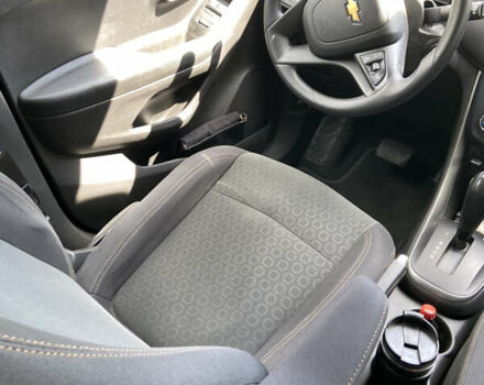 Шевроле Trax 2019 в Ровно на Automoto.ua Серый Шевроле Trax, объемом двигателя 1.4 л и пробегом 141 тыс. км за 12300 $, фото 14 на Automoto.ua