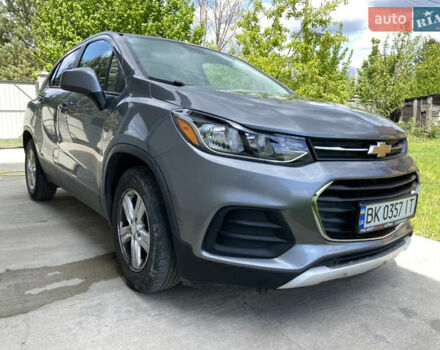 Шевроле Trax 2019 в Ровно на Automoto.ua Серый Шевроле Trax, объемом двигателя 1.4 л и пробегом 141 тыс. км за 12300 $, фото 4 на Automoto.ua