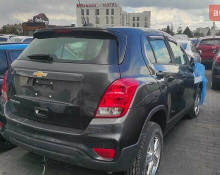 Серый Шевроле Trax, объемом двигателя 1.4 л и пробегом 106 тыс. км за 7300 $, фото 1 на Automoto.ua