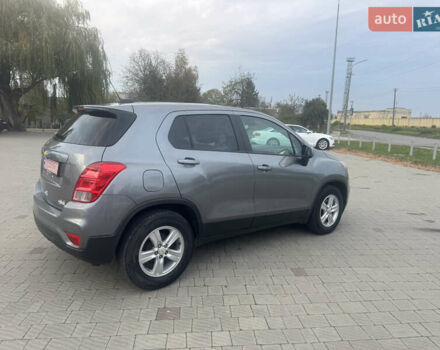 Серый Шевроле Trax, объемом двигателя 1.4 л и пробегом 202 тыс. км за 9600 $, фото 23 на Automoto.ua