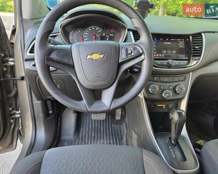 Серый Шевроле Trax, объемом двигателя 1.4 л и пробегом 19 тыс. км за 14400 $, фото 17 на Automoto.ua