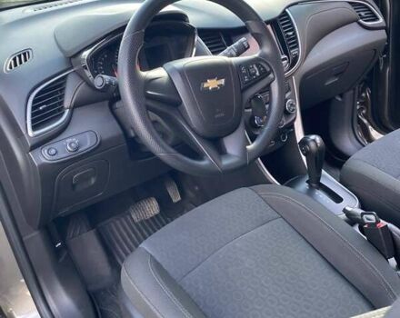 Серый Шевроле Trax, объемом двигателя 1.4 л и пробегом 54 тыс. км за 14500 $, фото 4 на Automoto.ua