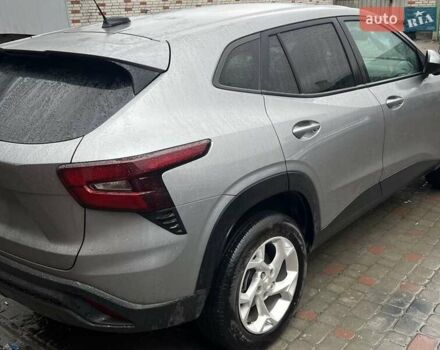 Шевроле Trax 2023 в Львове на Automoto.ua Серый Шевроле Trax, объемом двигателя 1.2 л и пробегом 64 тыс. км за 19200 $, фото 3 на Automoto.ua