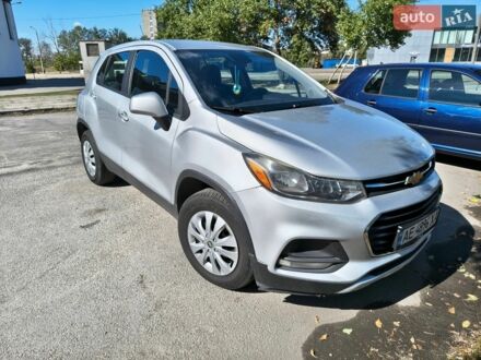 Сірий Шевроле Trax, об'ємом двигуна 1.36 л та пробігом 110 тис. км за 10200 $, фото 1 на Automoto.ua