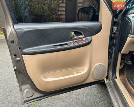 Коричневый Шевроле Аплендер, объемом двигателя 3.5 л и пробегом 344 тыс. км за 5490 $, фото 8 на Automoto.ua