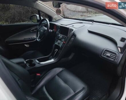 Белый Шевроле Вольт, объемом двигателя 1.4 л и пробегом 151 тыс. км за 12900 $, фото 23 на Automoto.ua