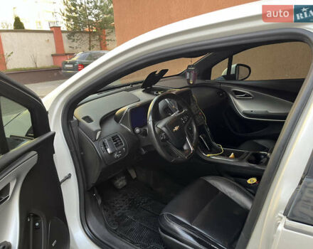 Белый Шевроле Вольт, объемом двигателя 1.4 л и пробегом 263 тыс. км за 11000 $, фото 67 на Automoto.ua
