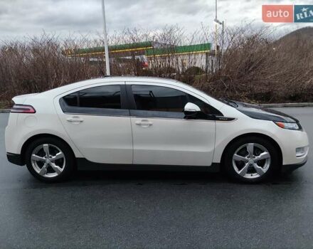 Белый Шевроле Вольт, объемом двигателя 1.4 л и пробегом 151 тыс. км за 12900 $, фото 8 на Automoto.ua