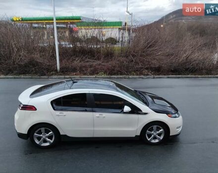 Белый Шевроле Вольт, объемом двигателя 1.4 л и пробегом 151 тыс. км за 12900 $, фото 5 на Automoto.ua