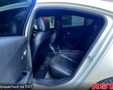 Білий Шевроле Вольт, об'ємом двигуна 1.4 л та пробігом 260 тис. км за 11500 $, фото 6 на Automoto.ua