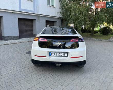 Белый Шевроле Вольт, объемом двигателя 1.4 л и пробегом 263 тыс. км за 11000 $, фото 4 на Automoto.ua