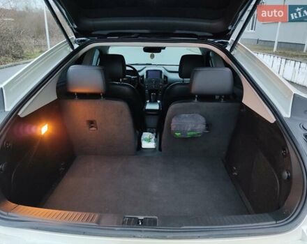 Белый Шевроле Вольт, объемом двигателя 1.4 л и пробегом 151 тыс. км за 12900 $, фото 26 на Automoto.ua