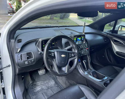 Белый Шевроле Вольт, объемом двигателя 1.4 л и пробегом 262 тыс. км за 11000 $, фото 33 на Automoto.ua