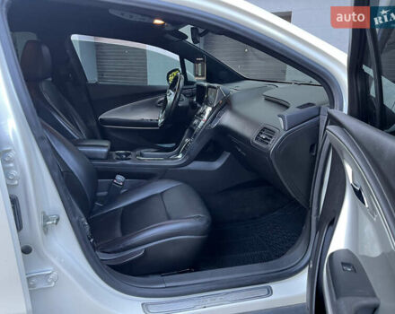 Белый Шевроле Вольт, объемом двигателя 1.4 л и пробегом 263 тыс. км за 11000 $, фото 41 на Automoto.ua