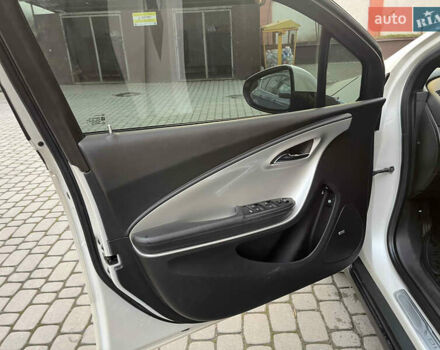 Білий Шевроле Вольт, об'ємом двигуна 1.4 л та пробігом 263 тис. км за 9500 $, фото 4 на Automoto.ua