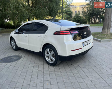 Белый Шевроле Вольт, объемом двигателя 1.4 л и пробегом 263 тыс. км за 11000 $, фото 18 на Automoto.ua